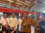 presiden-jokowi-naik-lrt-gv.jpg