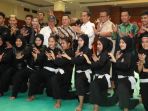 presiden-jokowi-optimistis-pencak-silat-akan-raih-banyak-medali-emas_20180806_202458.jpg