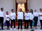 presiden-jokowi-perkenalkan-tujuh-staf-khusus-milenialnya_20191122_014447.jpg