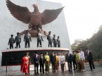 presiden-jokowi-pimpin-upacara-hari-kesaktian-pancasila_20151001_204517.jpg