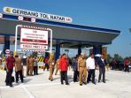 presiden-jokowi-resmikan-jalan-tol-bakauheni-terbanggi-besar_20190308_145309.jpg