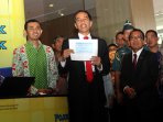 presiden-jokowi-serahkan-spt_20150319_185440.jpg