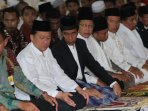 presiden-jokowi-sholat-tarawih-di-masjid-istiqlal_20150618_140446.jpg