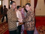presiden-jokowi-silahturahmi-idul-fitri-di-istana-negara_20160711_190344.jpg