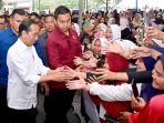 presiden-jokowi-silaturahmi-dengan-nasabah-program-membina-ekonomi-keluarga-sejahtera-mekaar.jpg