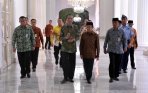 presiden-jokowi-terima-bj-habibie-di-istana-merdeka_20150130_042116.jpg