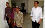 presiden-jokowi-terima-kunjungan-orang-tua-m-arsyad_20141101_232206.jpg