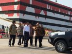 presiden-jokowi-tinjau-capaian-ekspor-toyot_20180905_101917.jpg