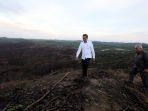 presiden-jokowi-tinjau-lahan-lokasi-ibu-kota-negara-yang-baru_20191218_000217.jpg