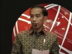presiden-jokowi-tutup-perdagangan-saham-bei-2017_20171231_092514.jpg