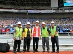 presiden-jokowi-usai-beri-sertifikasi-9700-tenaga-kerja-konstruksi_20171019_112700.jpg