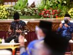 presiden-jokowi-wapres-dan-sejumlah-menteri-serahkan-zakat_20210415_214316.jpg