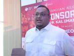 presiden-klub-borneo-fc-nabil-husien-saat-diwawancarai-usai.jpg