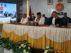 presiden-pks-ahmad-syaikhu-tengah-saat-menghadiri-sidang-perdana-uji.jpg