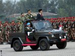 presiden-ri-irup-peringatan-hut-tni-ke-70-di-banten_20151006_165431.jpg