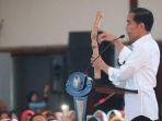 presiden-ri-joko-widodo-menunjukkan-bambu-petuk.jpg