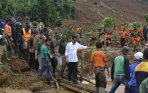 presiden-tinjau-lokasi-longsor-banjarnegara_20141215_135001.jpg