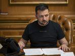 presiden-ukraina-volodymyr-zelensky-berbicara-se.jpg