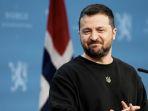 presiden-ukraina-zelensky-tersenyum-saat-konferensi-pers-di-kediaman-perwakilan-pemerintah-di-oslo.jpg