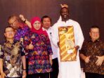 preskon-mini-konser-akon_20170308_232716.jpg