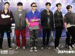 press-conference-ikon.jpg