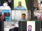 pria-berhubungan-intim-saat-meeting-via-zoom.jpg
