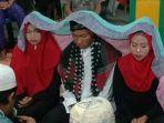 pria-di-kalbar-nikahi-dua-kekasihnya-sekaligus-den.jpg