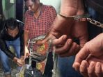 pria-tak-terima-dilarang-jual-ganja_20181011_211733.jpg