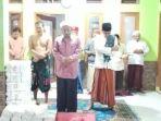 pria-tanpa-baju-yang-disebut-suara-dalam-voice-note-sebagai-waliyullah.jpg