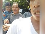 pria-yang-memukul-perempuan-gara-gara-tak-terima-diklakson_20170731_171437.jpg
