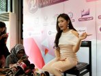 prilly-latuconsina-luncurkan-website-pribadi_20160311_152734.jpg