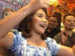 prilly-latuconsina-nonton-frozen-ii.jpg