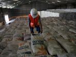 prioritas-pengadaan-beras-produksi-dalam-negeri_20210318_213826.jpg