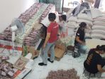 produk-bumdes-tabanan-dipasarkan-secara-online_20190411_102823.jpg
