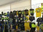 produk-kaos-yang-dijual-store-valentino-rossi-di-festival-class-motogp-mandalika.jpg