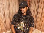profil-dougy-mandagi-musisi-indonesia-pertama-tampil-di-coachella.jpg
