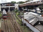 progres-skywalk-kebayoran-lama-yang-terintegrasi-halte-transjaka_20230110_005741.jpg