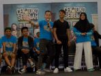promo-film-cek-toko-sebelah-di-surabaya_20161230_020757.jpg