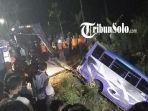 proses-evakuasi-bus-di-karanganyar-23.jpg