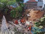proses-evakuasi-korban-tanah-longsor-di-banjar-sasih-batubulan-kecamatan-sukawati-gianyar-bali.jpg