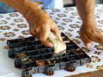 proses-pembuatan-batik-cap-di-kampung-batik-laweyan-solo.jpg