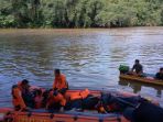 proses-pencarian-korban-speedboat-tenggelam_20170423_051348.jpg