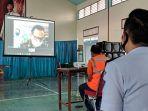 proses-serah-terima-tersangka-dan-barang-bukti-dari-penyidik-kantor-imigrasi-blitar.jpg
