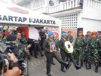 proses-upacara-penyerahan-jenazah-wakil-presiden-ke-9-ri-hamzah-haz.jpg