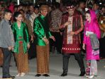 prosesi-midodaremi-jelang-pernikahan-putri-presiden-jokowi_20171108_003719.jpg