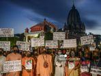 protes-di-kuil-iskcon-terhadap-kekerasan-terhadap-umat-hindu-di-bangladesh-17-oktober-2021.jpg
