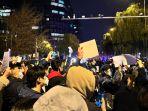 protes-nol-covid-di-beijing-china-yang-merupakan-seruan-selama-lockdown-senin-28112022.jpg
