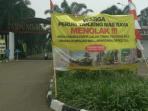 protes-pembangunan-superblok-di-tanjung-barat_20161019_152238.jpg