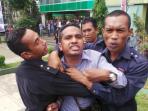 protes-sby-di-unas-nih2_20150425_120244.jpg