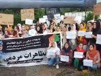 protes-wanita-afghanistan-terhadap-larangan-taliban.jpg